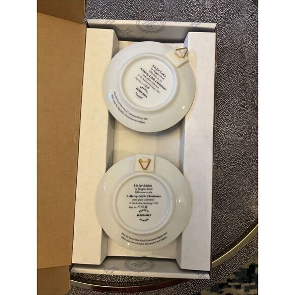 Pick set of 2 “A Merry Little Christmas” Mini-Plates - Picture 2 of 12